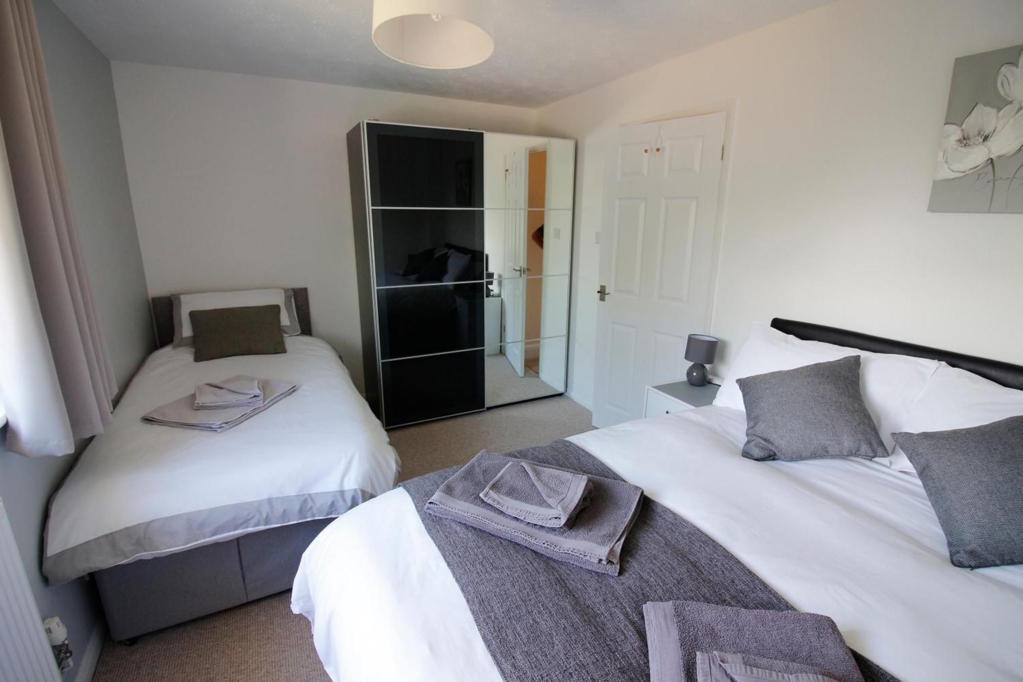 Hinckley Home Sleeps 5 Complete House Leicester Exterior photo